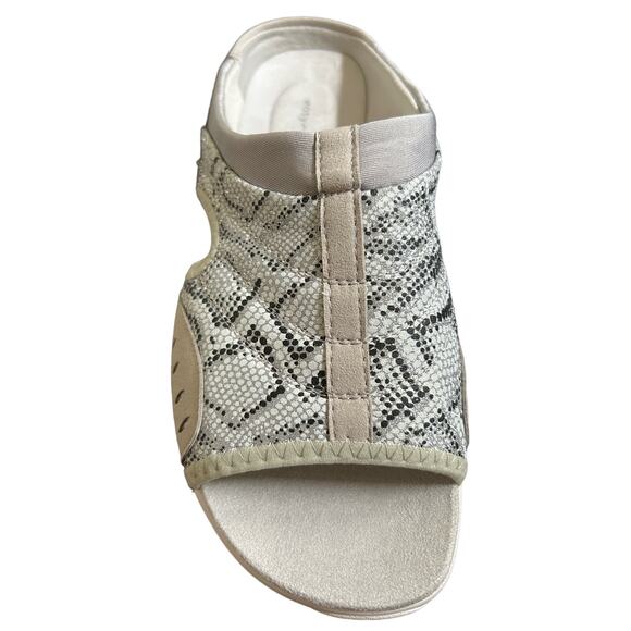 Easy Spirit Traciee 2 Women's Slides Cute, Cushy, and Lightweight Slip Ons Shoes - Picture 7 of 7